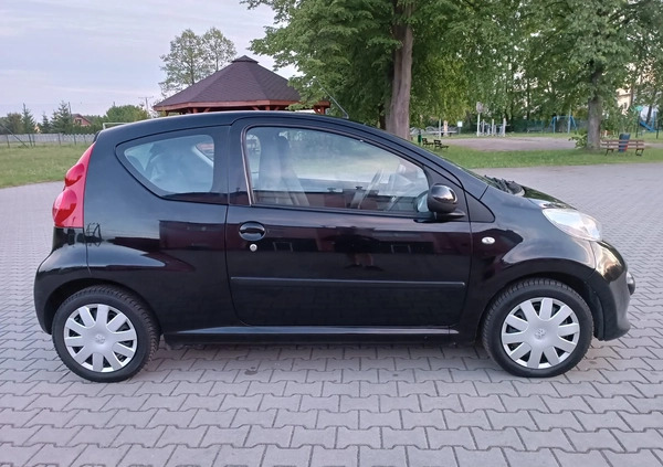 Peugeot 107 cena 9900 przebieg: 165000, rok produkcji 2007 z Kazimierza Wielka małe 232